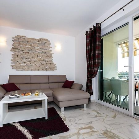 Apartments Adria Malinska Ngoại thất bức ảnh