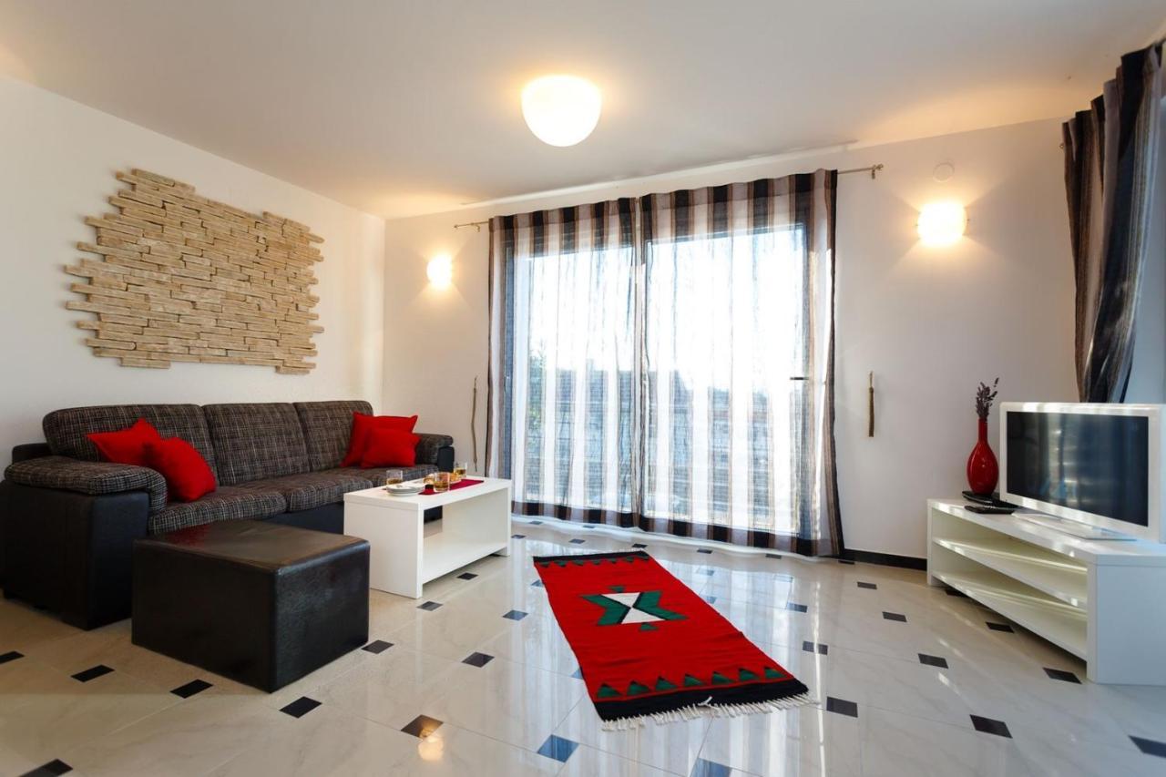 Apartments Adria Malinska Ngoại thất bức ảnh