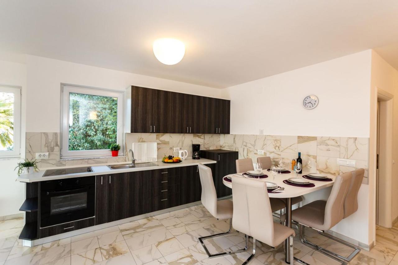 Apartments Adria Malinska Ngoại thất bức ảnh