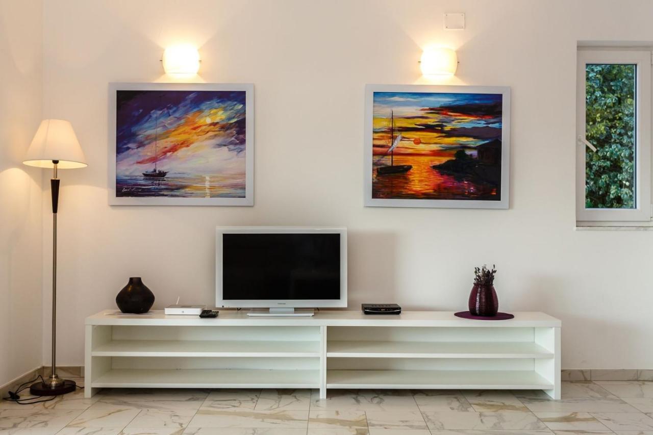Apartments Adria Malinska Ngoại thất bức ảnh