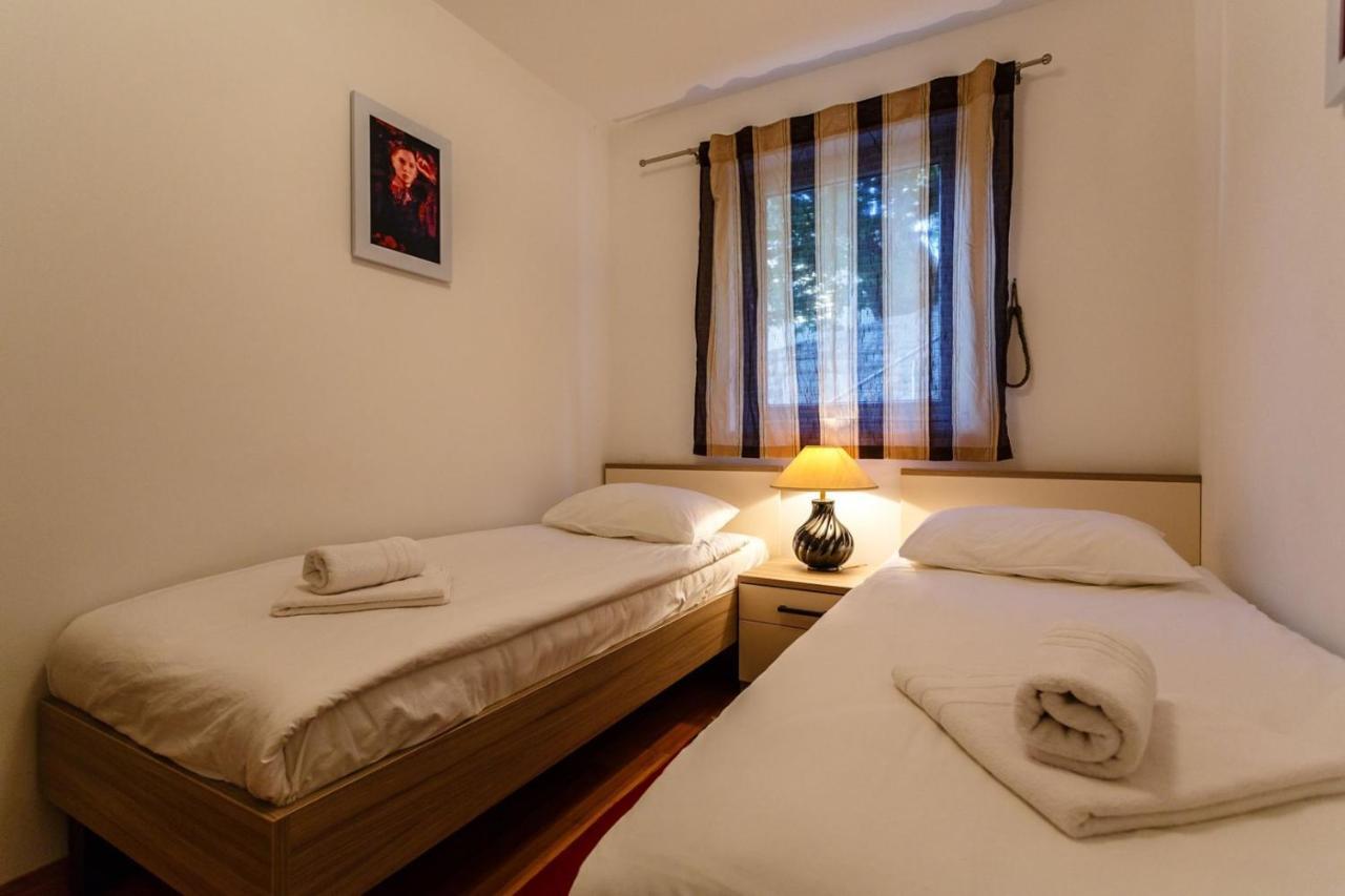 Apartments Adria Malinska Ngoại thất bức ảnh