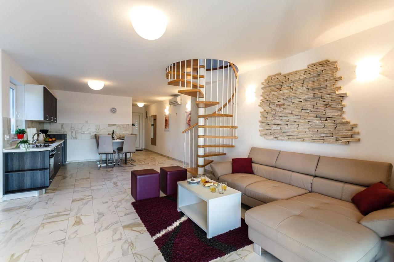 Apartments Adria Malinska Ngoại thất bức ảnh