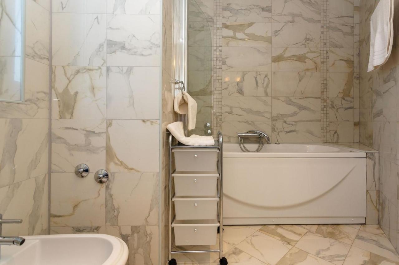 Apartments Adria Malinska Ngoại thất bức ảnh