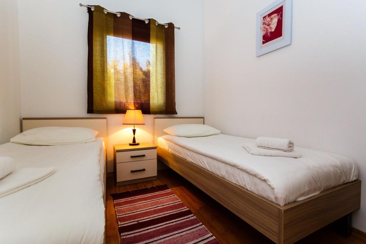 Apartments Adria Malinska Ngoại thất bức ảnh